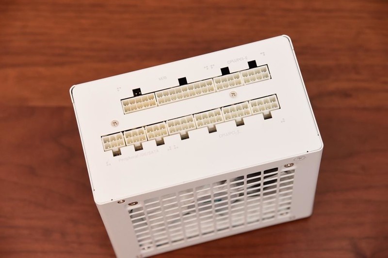 来自服务器血统的游戏主板—美超微C9Z790-CGW，打游戏怎么样？