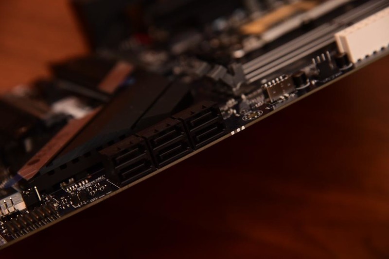 来自服务器血统的游戏主板—美超微C9Z790-CGW，打游戏怎么样？