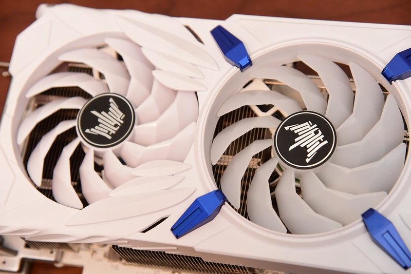 来自服务器血统的游戏主板—美超微C9Z790-CGW，打游戏怎么样？