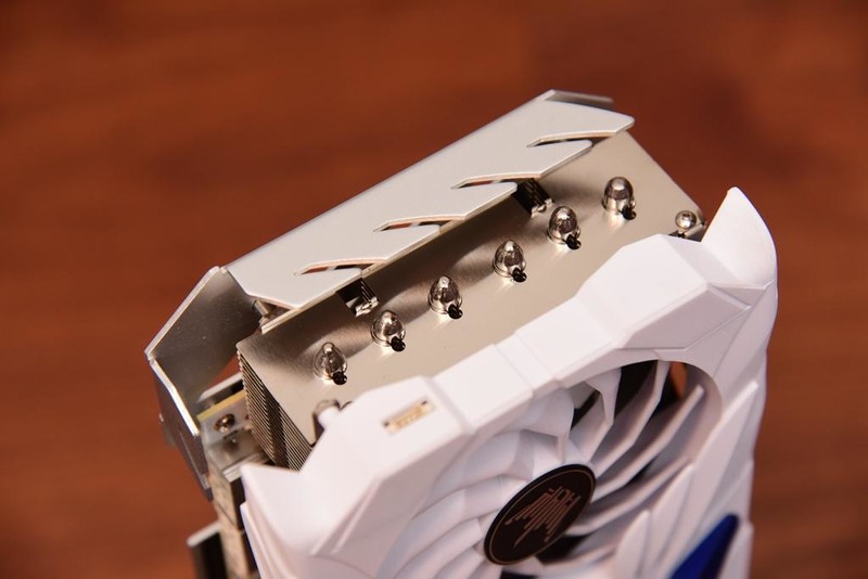 来自服务器血统的游戏主板—美超微C9Z790-CGW，打游戏怎么样？