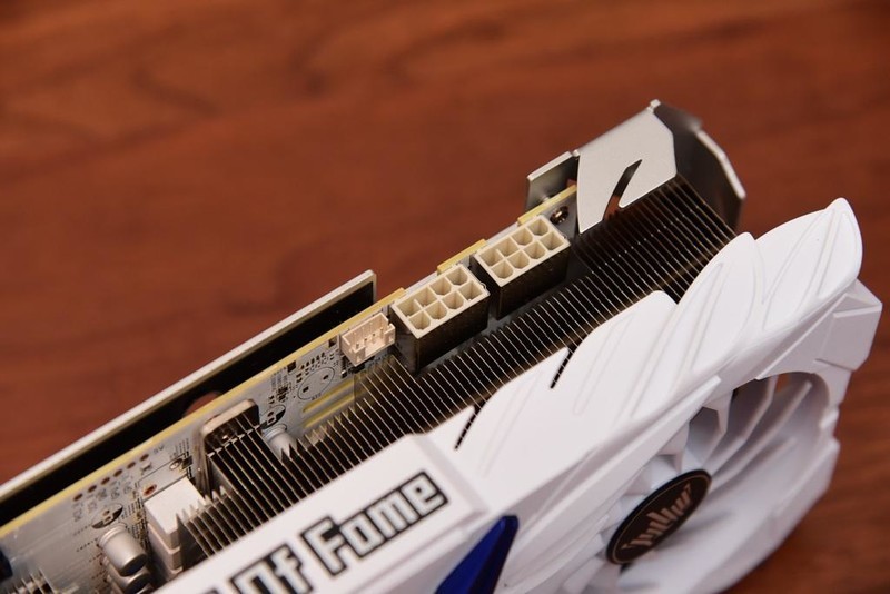 来自服务器血统的游戏主板—美超微C9Z790-CGW，打游戏怎么样？