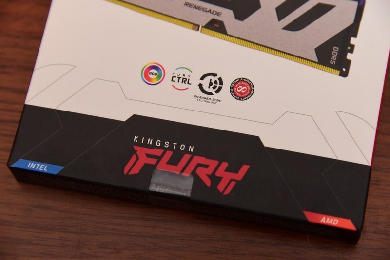 来自服务器血统的游戏主板—美超微C9Z790-CGW，打游戏怎么样？