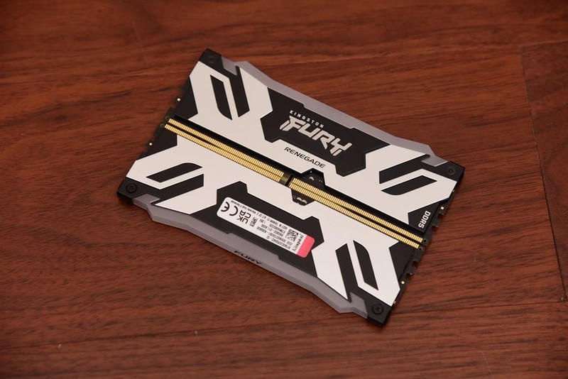 来自服务器血统的游戏主板—美超微C9Z790-CGW，打游戏怎么样？