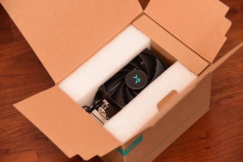 来自服务器血统的游戏主板—美超微C9Z790-CGW，打游戏怎么样？