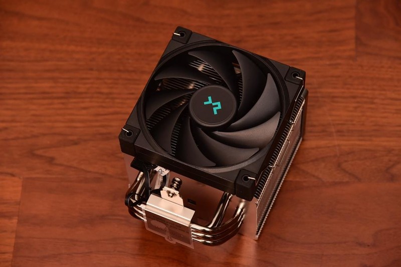 来自服务器血统的游戏主板—美超微C9Z790-CGW，打游戏怎么样？