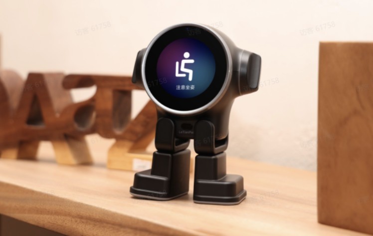 小米初创员工再创业！乐天派桌面机器人发布：孩子礼物的靠谱选择