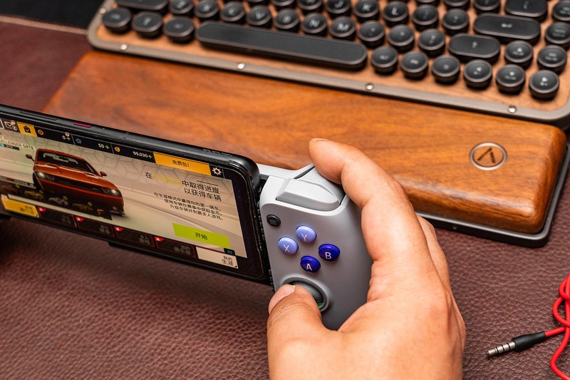 iPhone和安卓都能用，百款NS游戏随便玩，盖世小鸡G8射手座游戏手柄体验