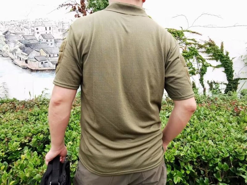 S疯了的单导又推出亨利小V领polo衫，凭啥又把大伙当“韭菜”收割