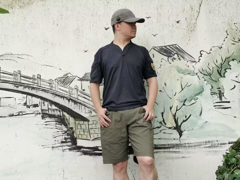 S疯了的单导又推出亨利小V领polo衫，凭啥又把大伙当“韭菜”收割