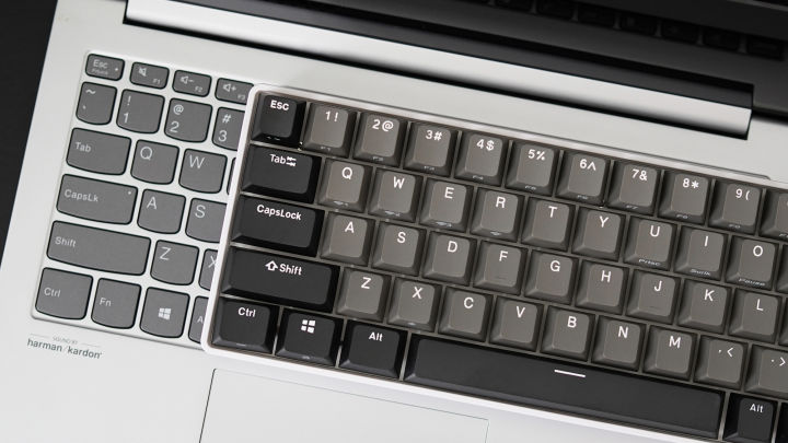 Thermaltake C360机械键盘体验：RGB 热插拔 三模无线 样样精通