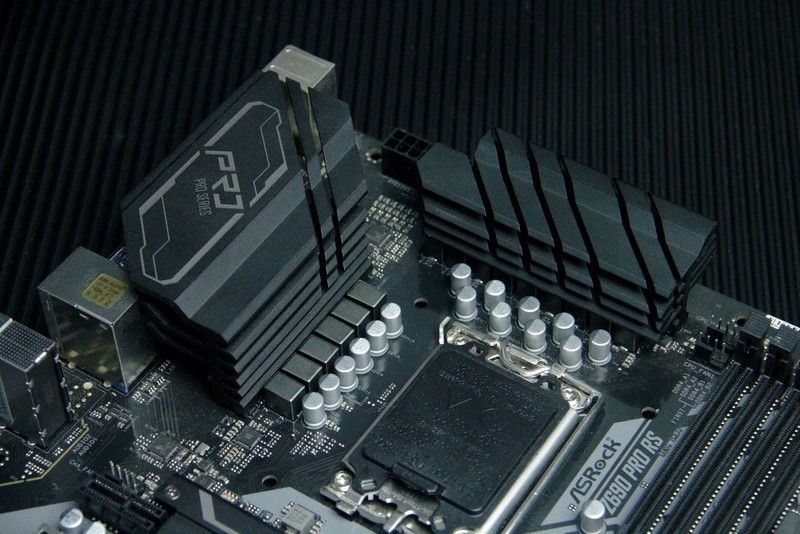 性价比之选，华擎Z690 Pro RS主板应该怎么搭配CPU和显卡