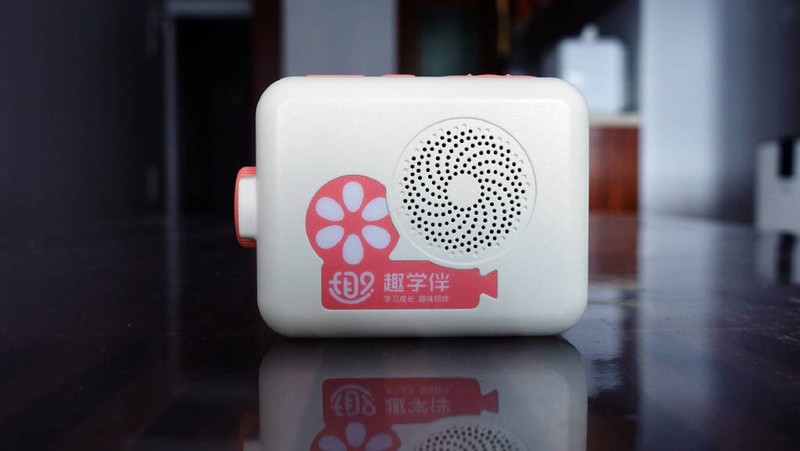 学玩两不误，趣学伴儿童故事放映机测评