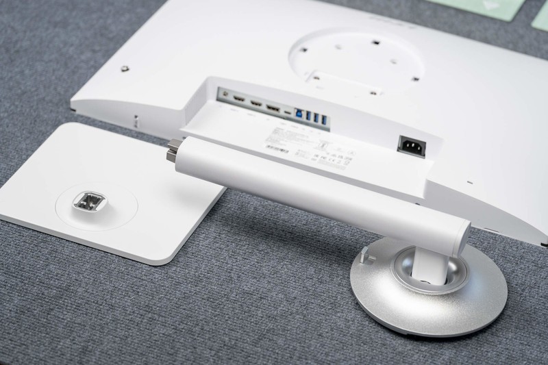 定位商务素质全能，软硬件综合护眼，Modern MD272UPHW显示器评测