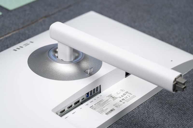 定位商务素质全能，软硬件综合护眼，Modern MD272UPHW显示器评测