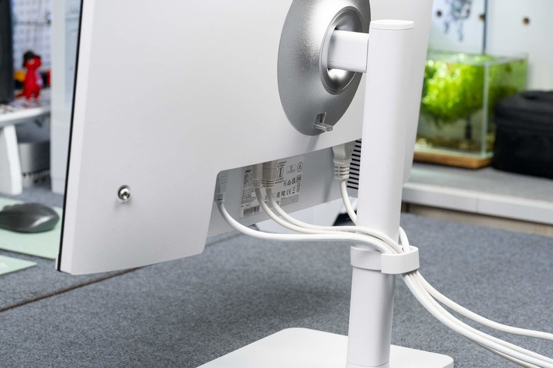 定位商务素质全能，软硬件综合护眼，Modern MD272UPHW显示器评测