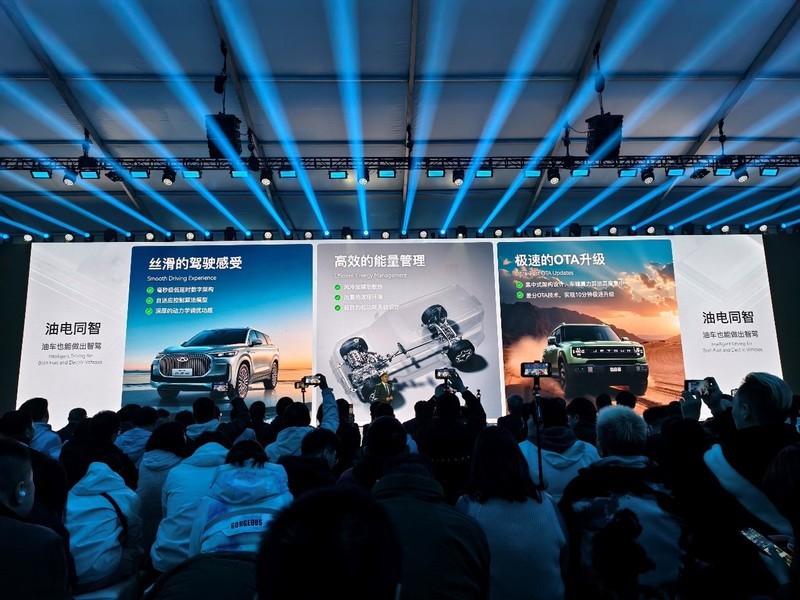 奇瑞放大招！油电车都能开挂的智驾系统来了，全球用户体验起来