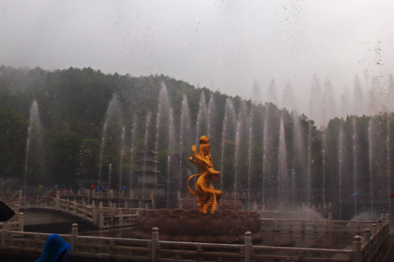 游览九华山大愿文化园