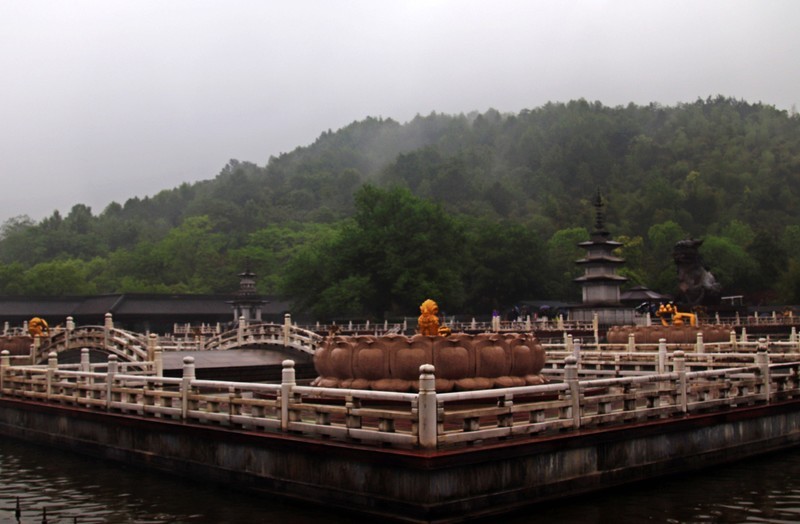 游览九华山大愿文化园