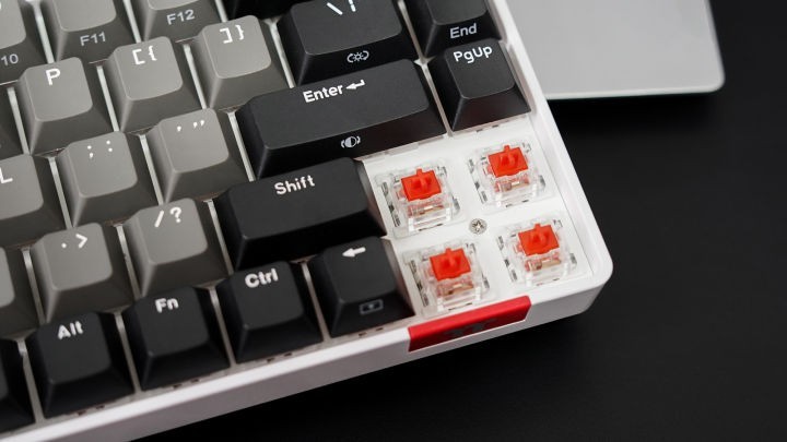 Thermaltake C360机械键盘体验：RGB 热插拔 三模无线 样样精通