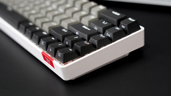 Thermaltake C360机械键盘体验：RGB 热插拔 三模无线 样样精通