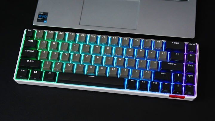 Thermaltake C360机械键盘体验：RGB 热插拔 三模无线 样样精通