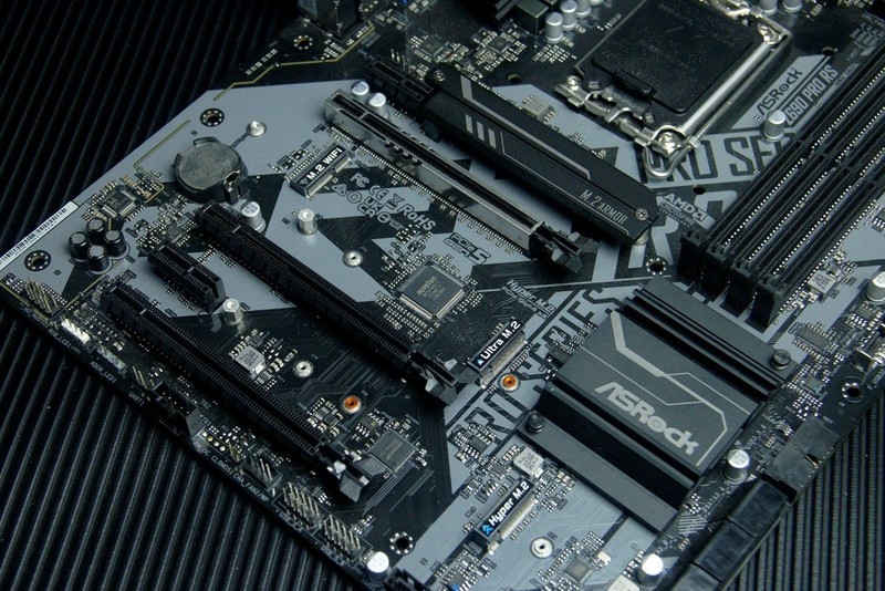 性价比之选，华擎Z690 Pro RS主板应该怎么搭配CPU和显卡