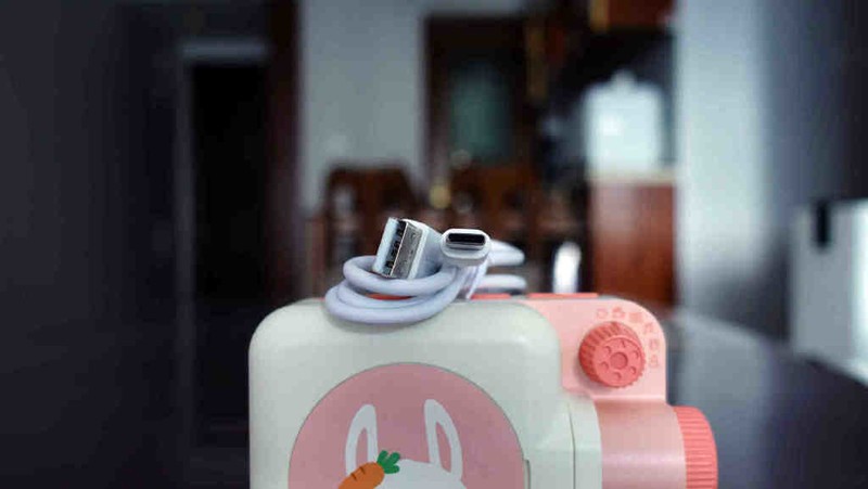 学玩两不误，趣学伴儿童故事放映机测评