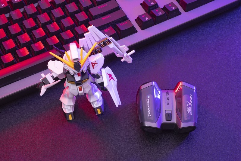 赛博朋克与外太空，告别延迟的真电竞TWS耳机，西伯利亚W20双模TWS耳机