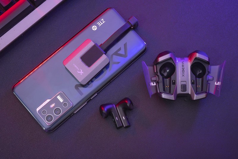 赛博朋克与外太空，告别延迟的真电竞TWS耳机，西伯利亚W20双模TWS耳机