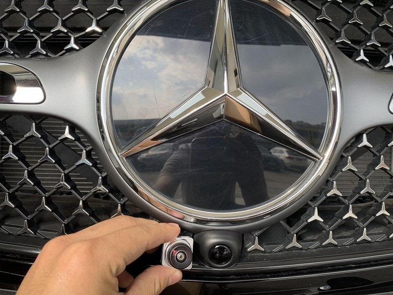 23款奔驰GLC260L升级原厂360全景影像 高清环绕的视野