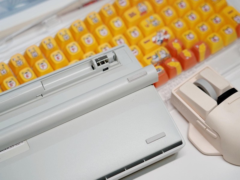 女生机械键盘怎么选？打造漂亮桌搭，女神节送Lofree洛斐小翘没错