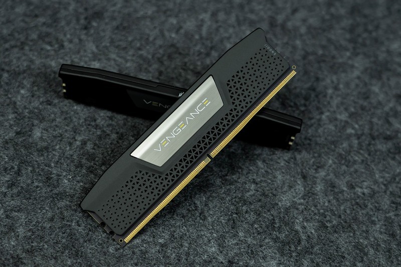 特挑颗粒与铝制马甲的卓越体验，美商海盗船复仇者内存体验