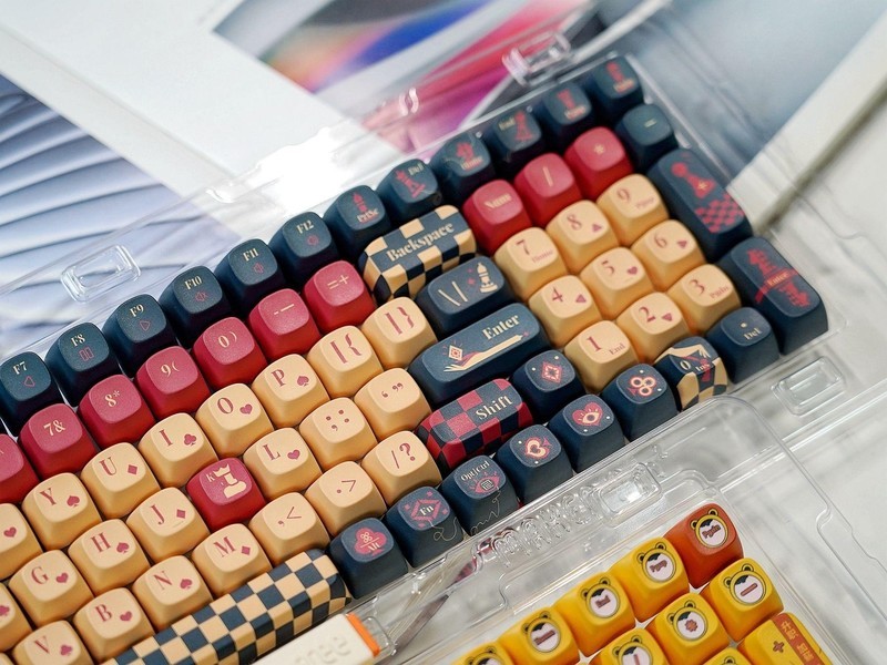 女生机械键盘怎么选？打造漂亮桌搭，女神节送Lofree洛斐小翘没错