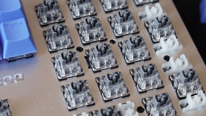 雷柏V530体验：你用过防水的机械键盘吗？