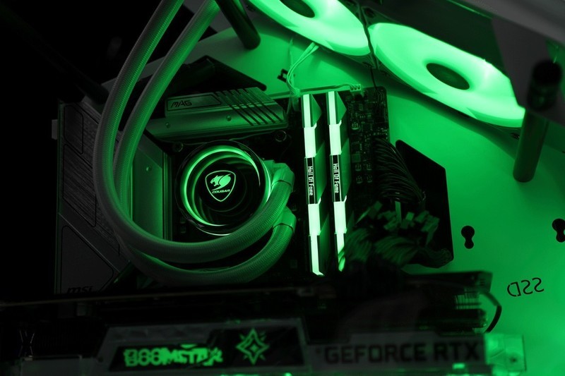 迷你版“巨物”异形机箱，搭配可超频的非K酷睿i5-12400装机分享