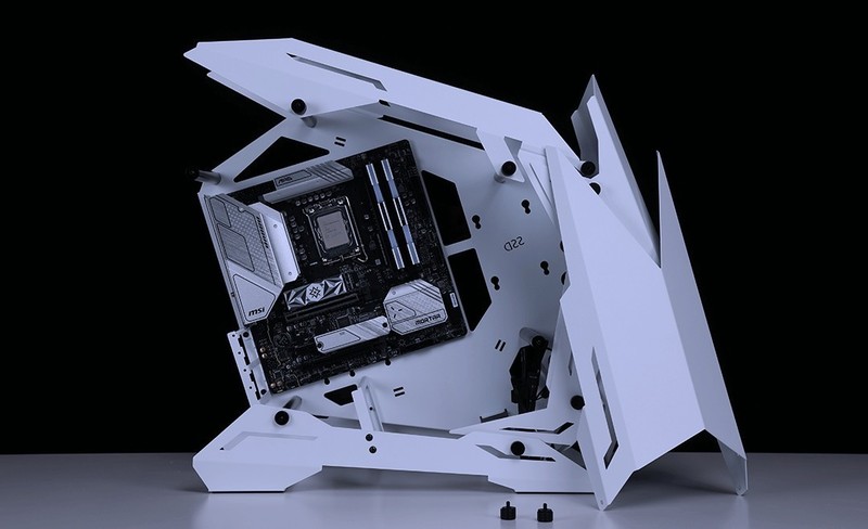 迷你版“巨物”异形机箱，搭配可超频的非K酷睿i5-12400装机分享