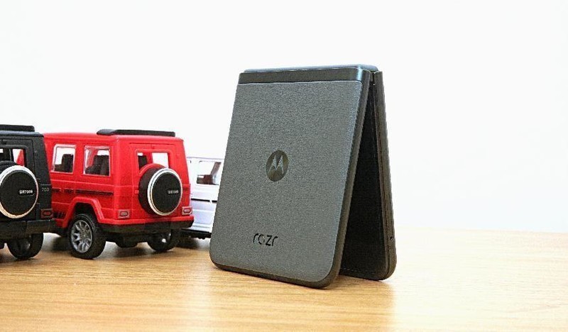 小巧便携颜值高，3999元即可到手的Moto Razr40上手体验