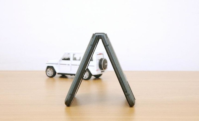 小巧便携颜值高，3999元即可到手的Moto Razr40上手体验