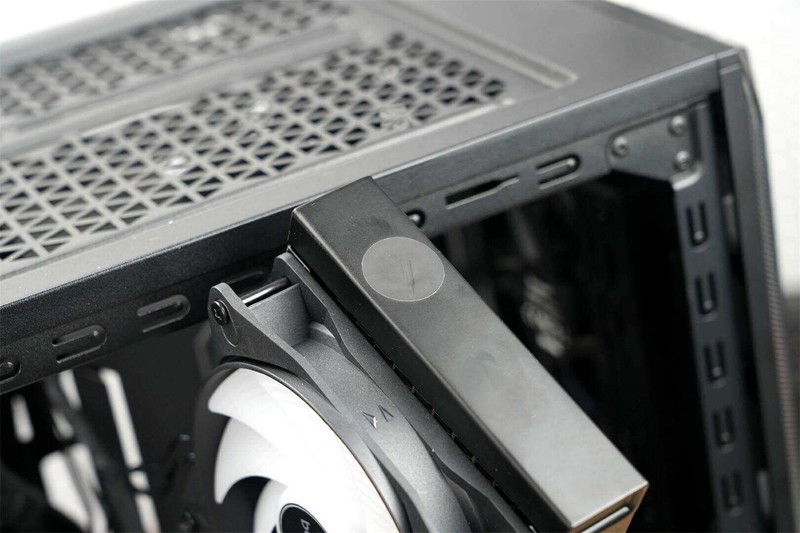 德商德静界主机：静谧与性能的完美融合，静享科技之美！