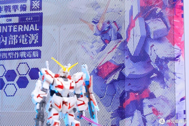 独角兽漫迷的最爱，硕一凤凰U350打造高达主题装机