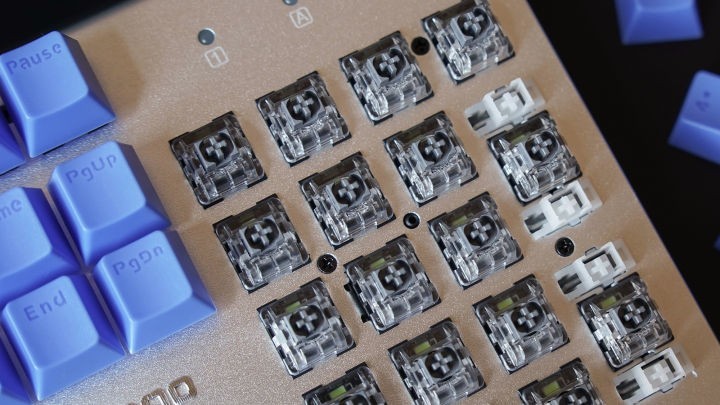 雷柏V530体验：你用过防水的机械键盘吗？