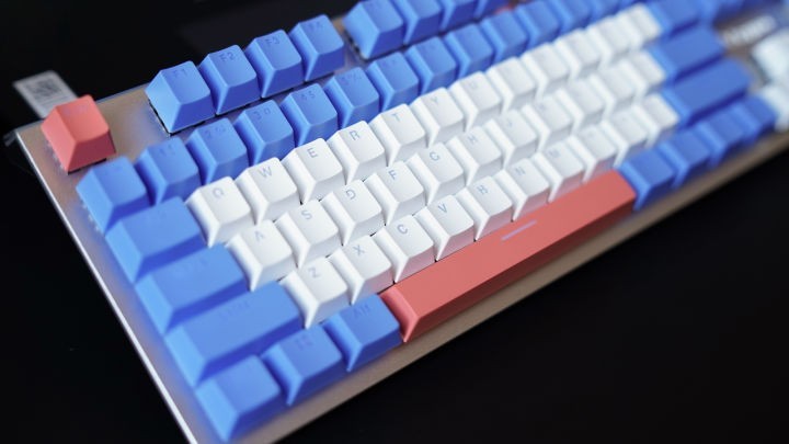 雷柏V530体验：你用过防水的机械键盘吗？