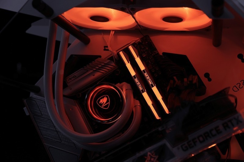 迷你版“巨物”异形机箱，搭配可超频的非K酷睿i5-12400装机分享