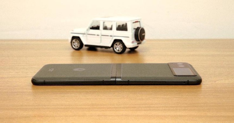 小巧便携颜值高，3999元即可到手的Moto Razr40上手体验