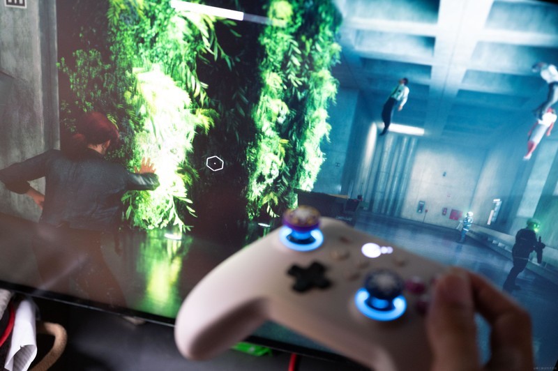 自研技术为玩家实现精准操作，谷粒金刚3Pro手柄上手