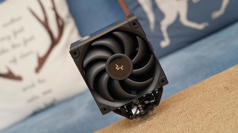 谁才是高性价比游戏神器？R5 9600X、i5 14600KF对比测试