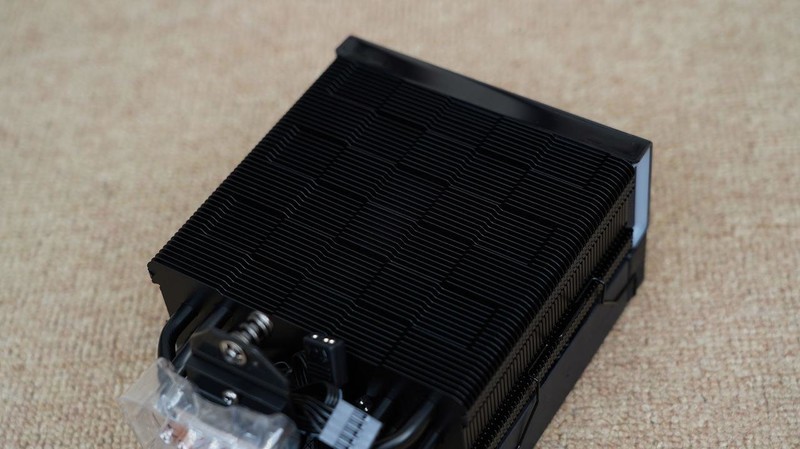 谁才是高性价比游戏神器？R5 9600X、i5 14600KF对比测试