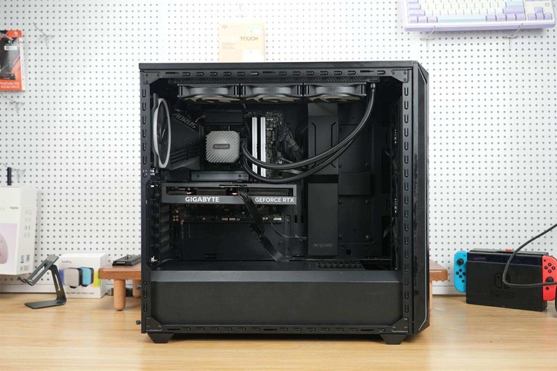 德商德静界主机：静谧与性能的完美融合，静享科技之美！