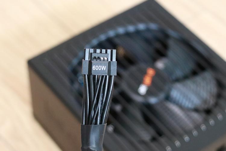 省电又安全！RTX40系列电源超给力，德商德静界1000w、Light Wings机箱风扇开箱体验