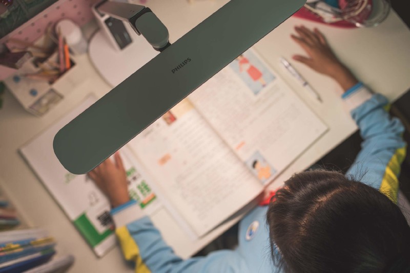 叠BUFF的飞利浦A1护眼灯，卖点之多总能戳中你的刚需